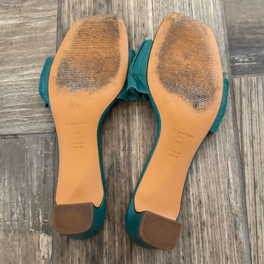 REFORMATION Shereen Ruched Block Heel Mule in color Tidepool size 8.5 - Picture 4 of 5